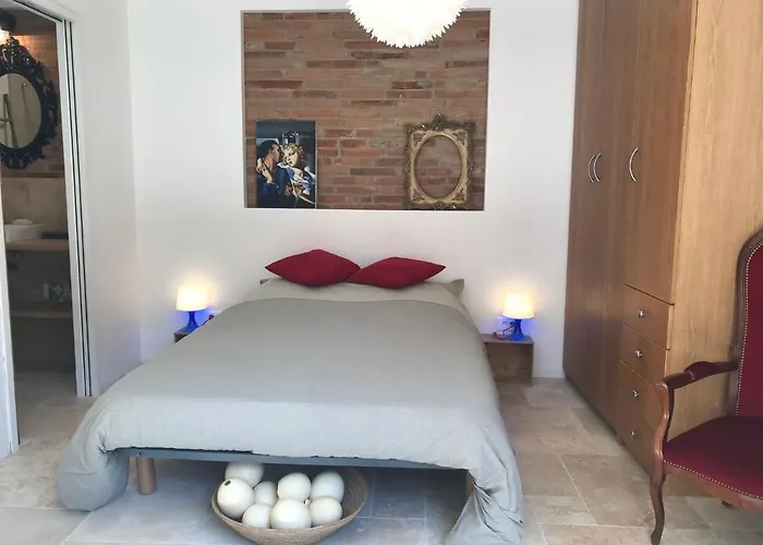 Bed & Breakfast La Bulle De Gaston 3*