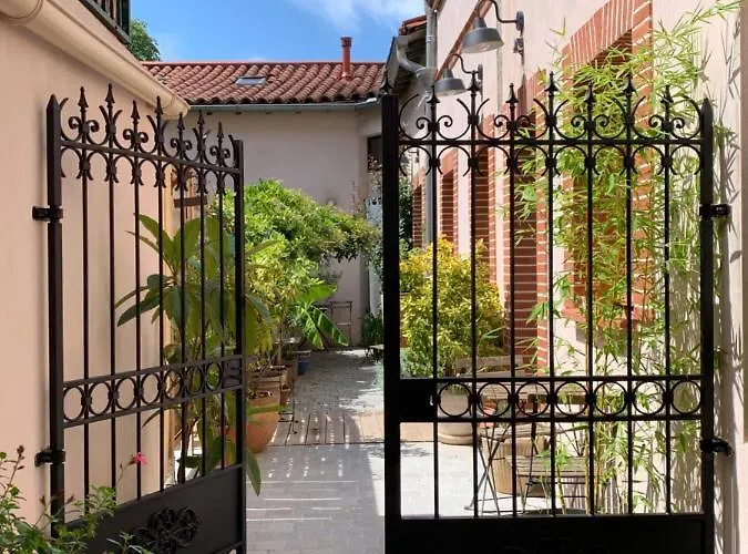 La Bulle De Gaston Bed & Breakfast 3*